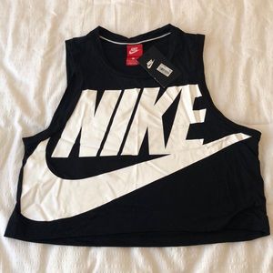 Nike crop